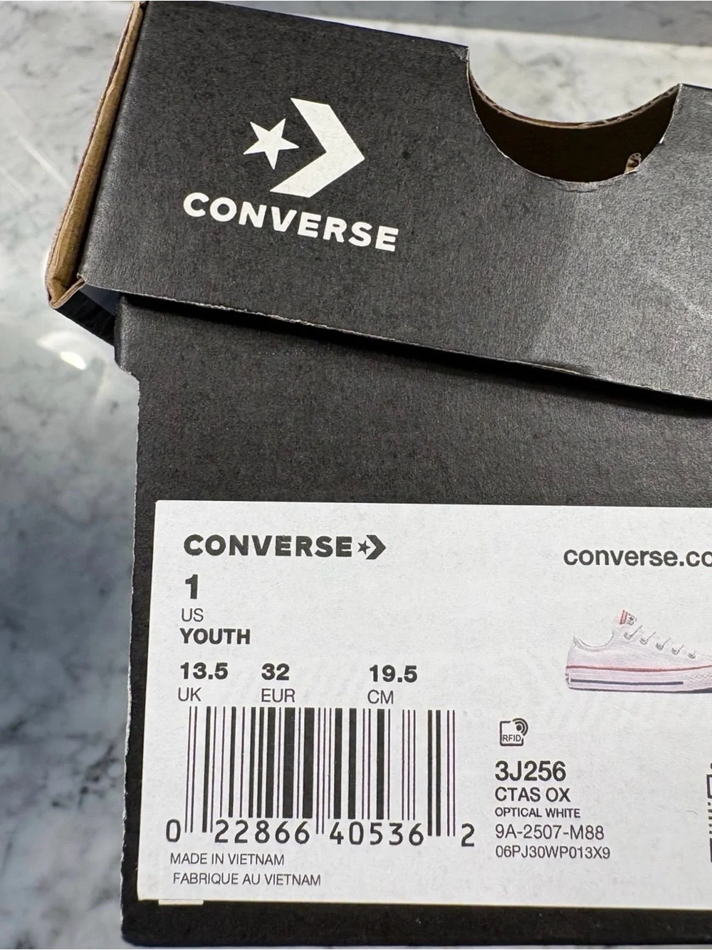 Converse All Star Chuck Taylor Youth Size 1 Boy Girl White Blue Red Low Top Shoe